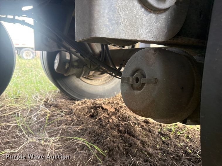 image for item EG1769 2013 Wabash dry van trailer