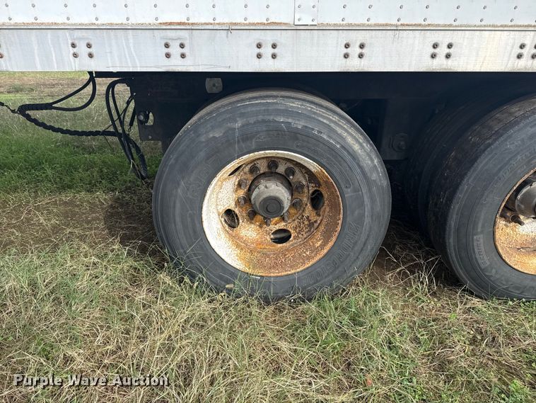 image for item EG1769 2013 Wabash dry van trailer