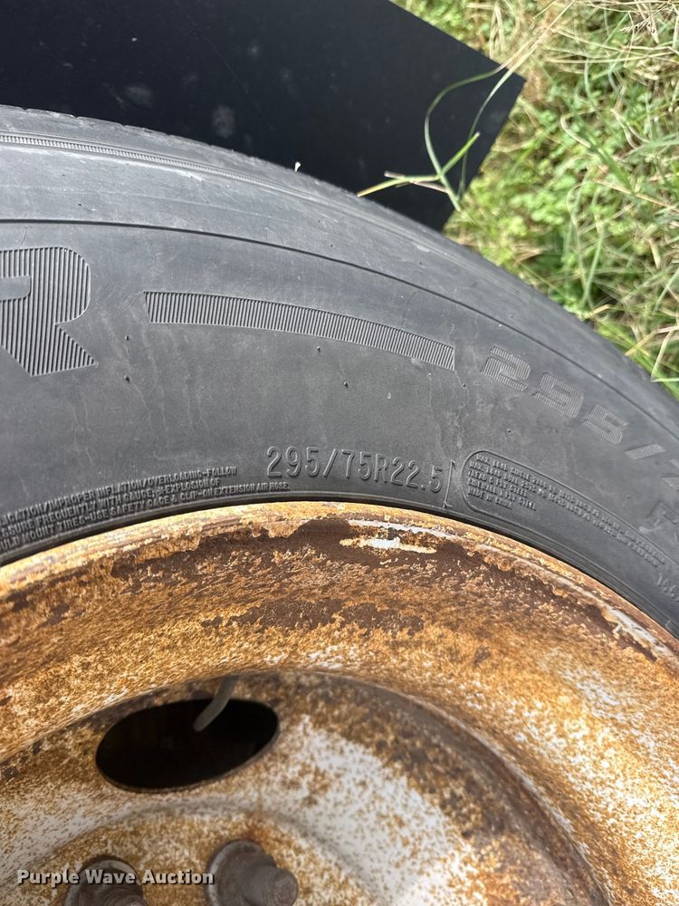 image for item EG1769 2013 Wabash dry van trailer