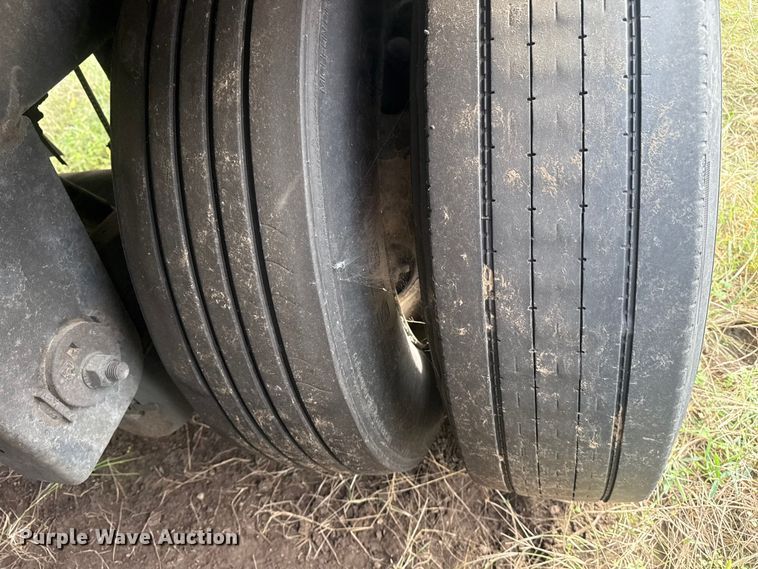 image for item EG1769 2013 Wabash dry van trailer