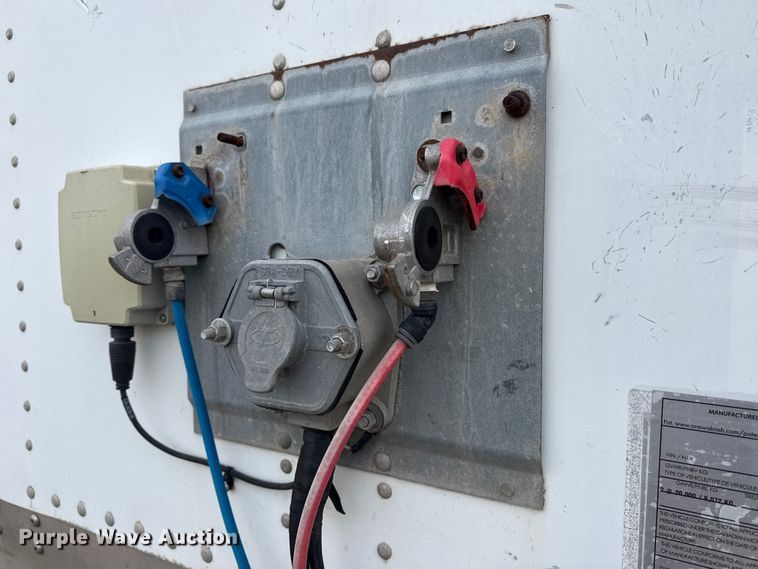 image for item EG1770 2010 Wabash dry van trailer