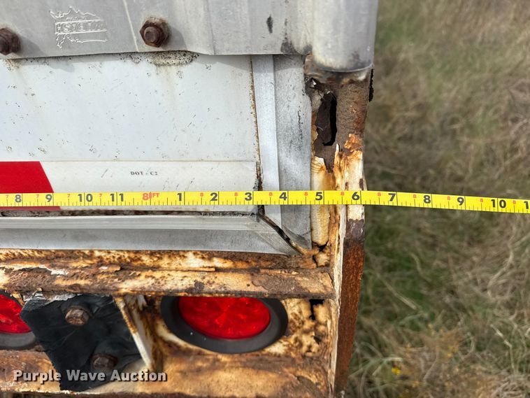 image for item EG1770 2010 Wabash dry van trailer