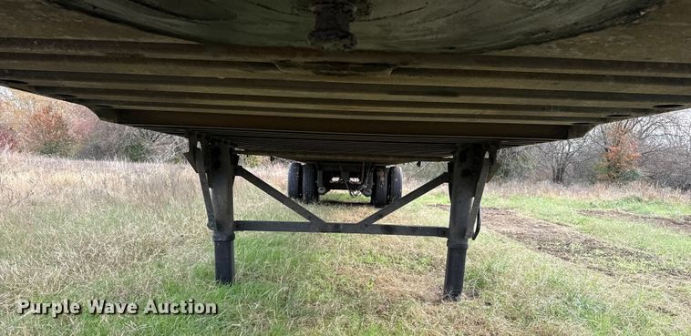 image for item EG1770 2010 Wabash dry van trailer