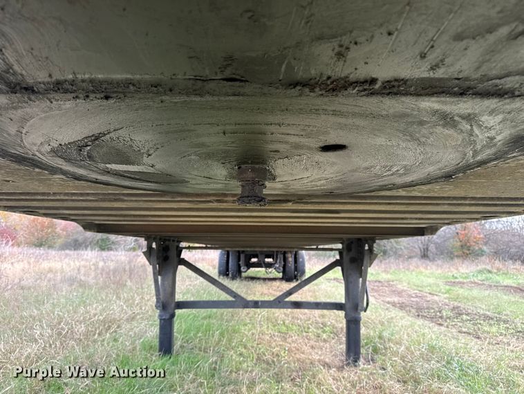 image for item EG1770 2010 Wabash dry van trailer