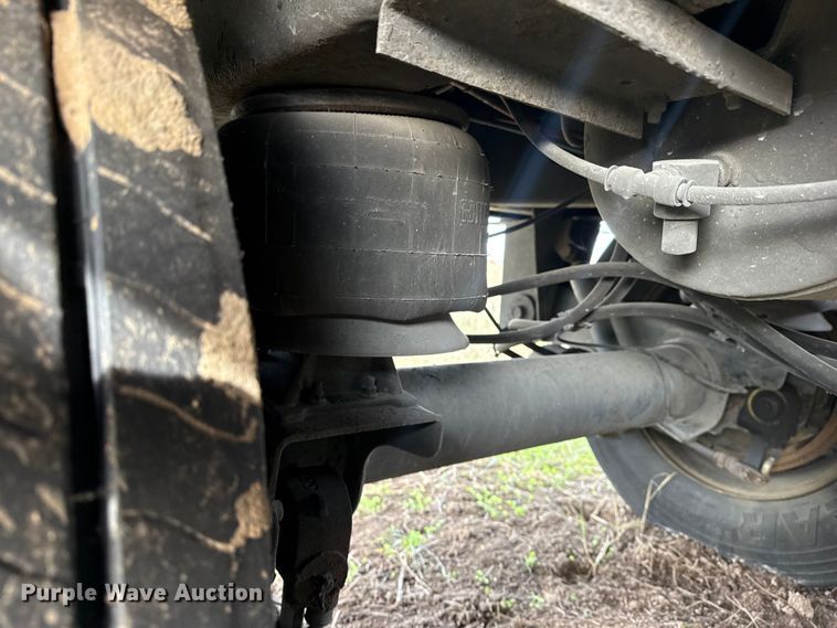 image for item EG1770 2010 Wabash dry van trailer