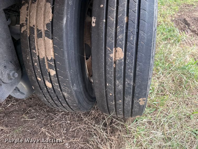 image for item EG1770 2010 Wabash dry van trailer