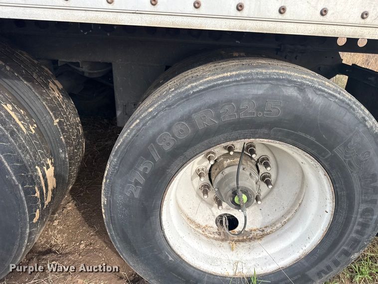 image for item EG1770 2010 Wabash dry van trailer