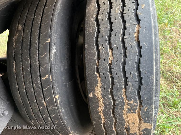 image for item EG1770 2010 Wabash dry van trailer