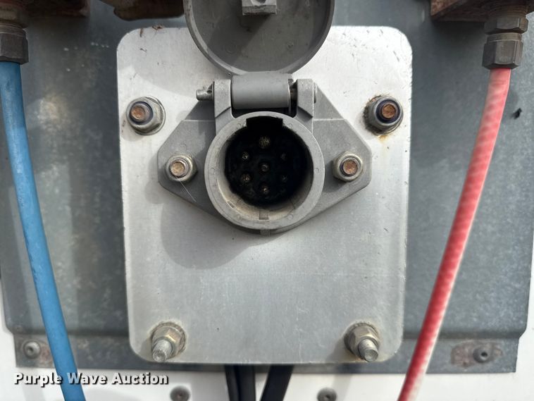 image for item EG1771 2011 Wabash dry van trailer