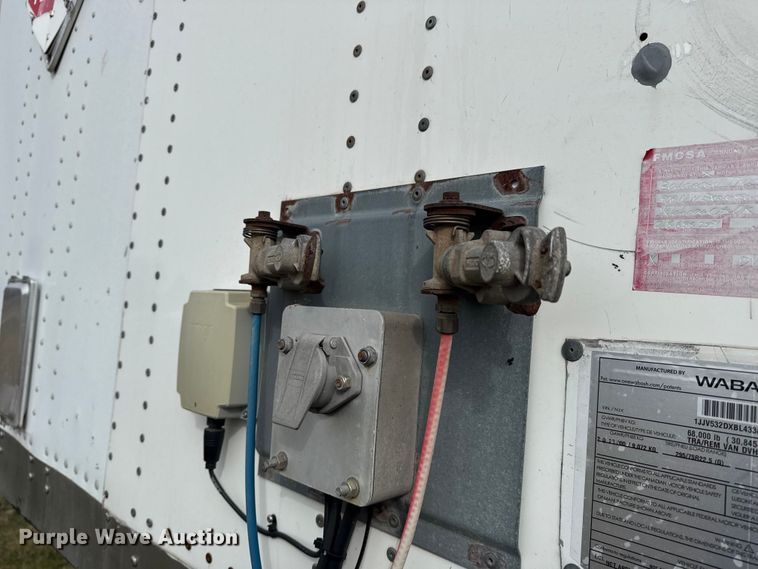 image for item EG1771 2011 Wabash dry van trailer