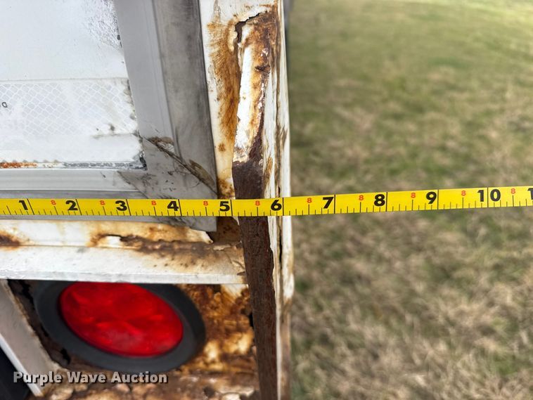 image for item EG1771 2011 Wabash dry van trailer