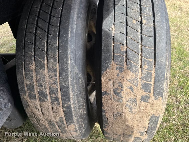 image for item EG1771 2011 Wabash dry van trailer