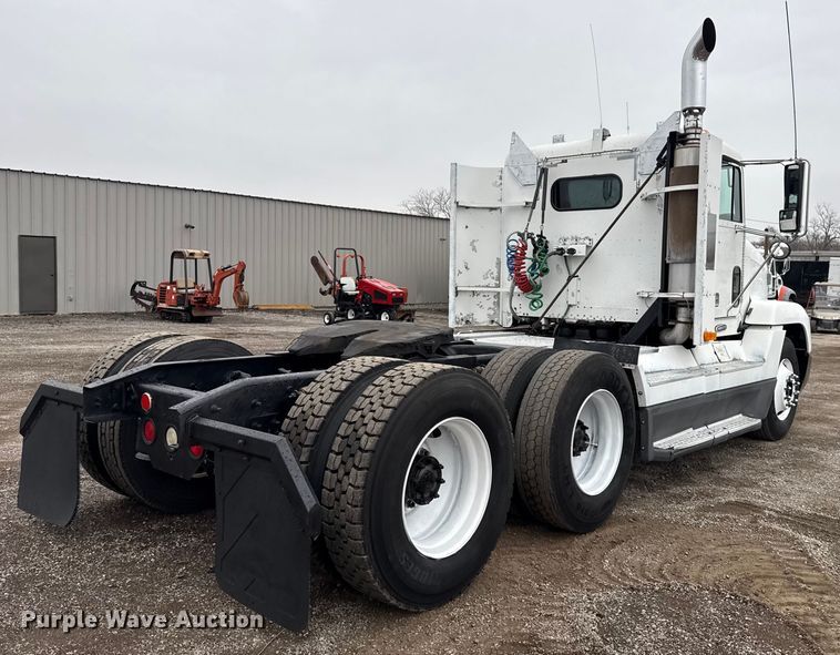 CAMIóN 2000 FREIGHTLINER