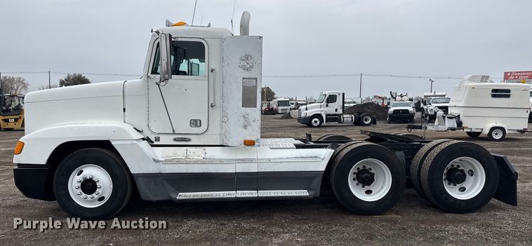 image for item EG1778 2000 Freightliner Conventional semi truck