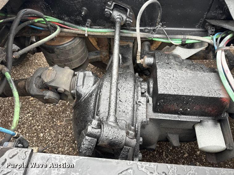 image for item EG1778 2000 Freightliner Conventional semi truck