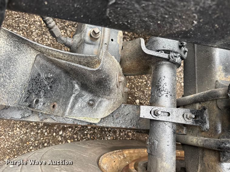 image for item EG1778 2000 Freightliner Conventional semi truck