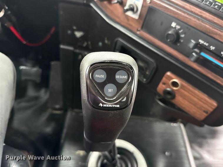 image for item EG1778 2000 Freightliner Conventional semi truck