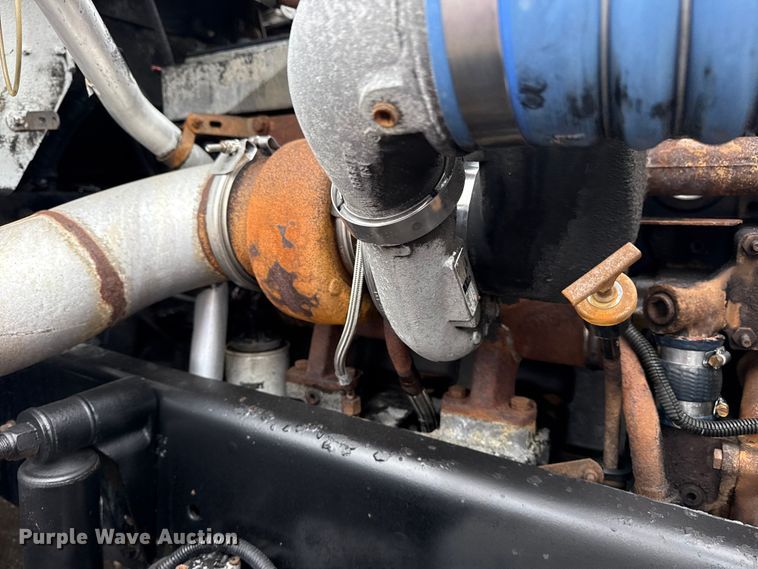 image for item EG1778 2000 Freightliner Conventional semi truck