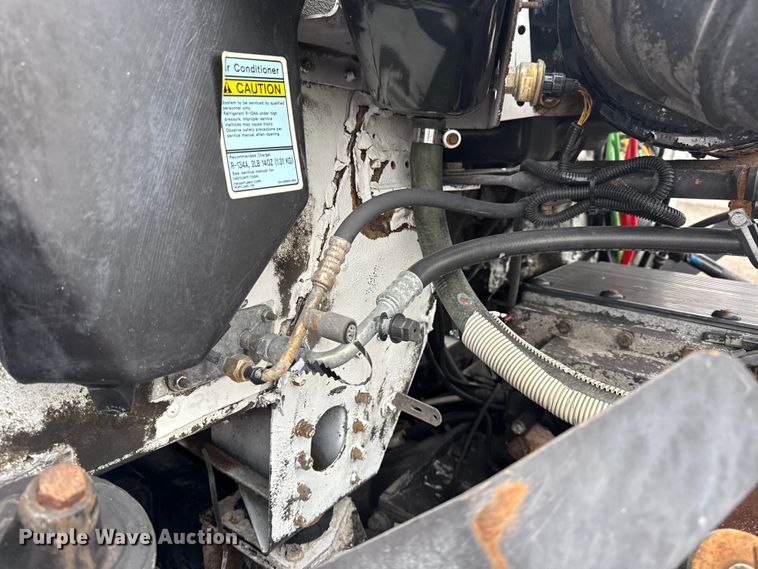 image for item EG1778 2000 Freightliner Conventional semi truck