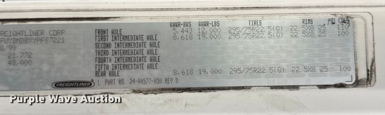 image for item EG1778 2000 Freightliner Conventional semi truck