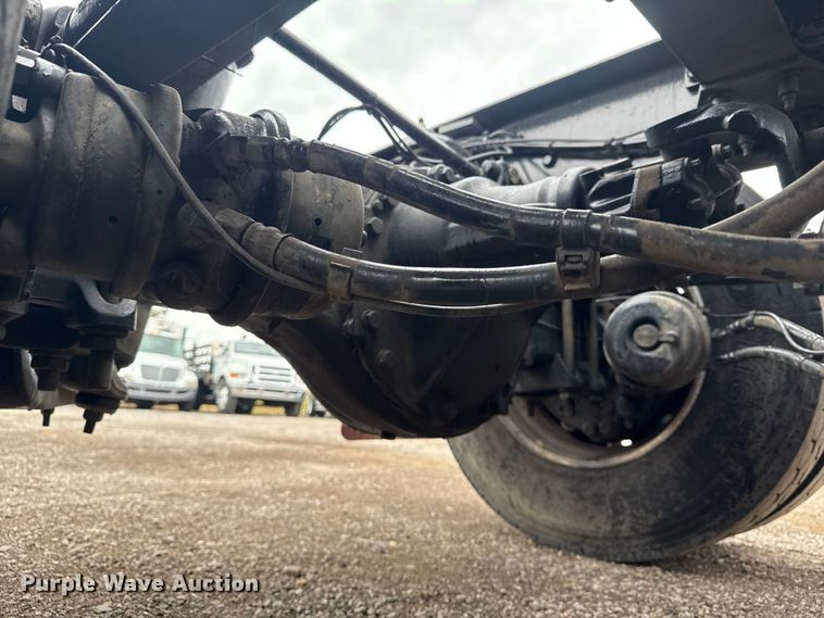 image for item EG1782 2019 Peterbilt 389 semi truck