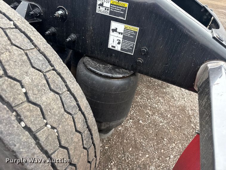 image for item EG1782 2019 Peterbilt 389 semi truck