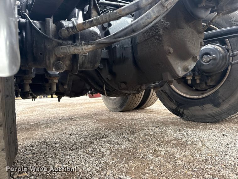 image for item EG1782 2019 Peterbilt 389 semi truck