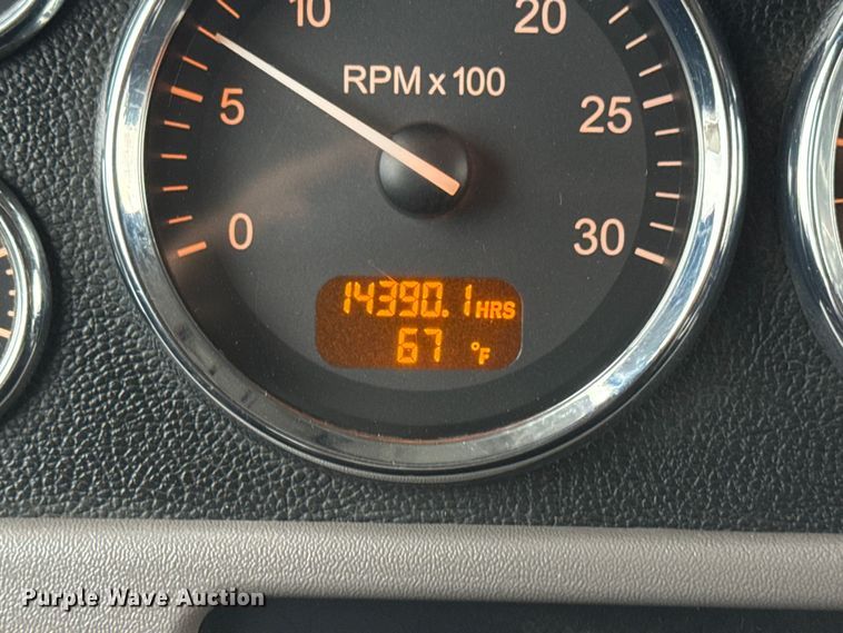 image for item EG1782 2019 Peterbilt 389 semi truck