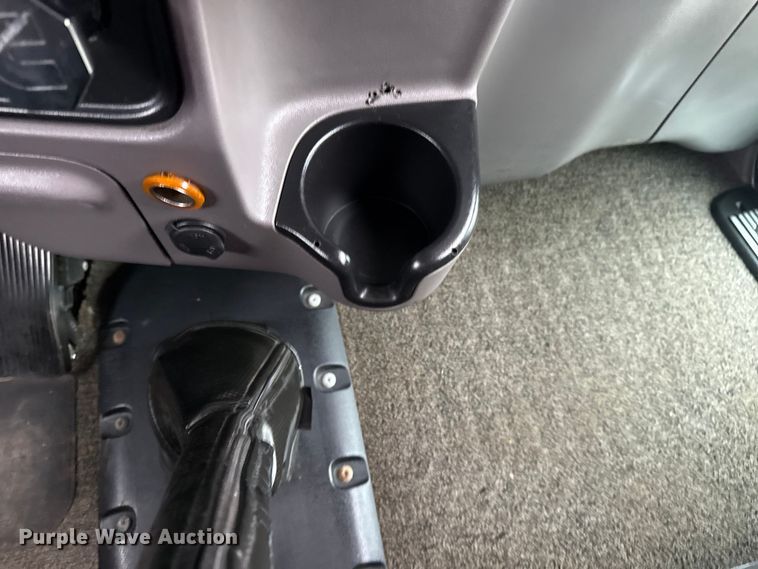 image for item EG1782 2019 Peterbilt 389 semi truck