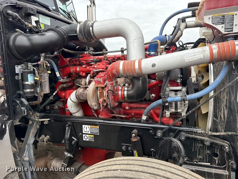 image for item EG1782 2019 Peterbilt 389 semi truck