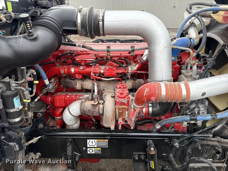 image for item EG1782 2019 Peterbilt 389 semi truck