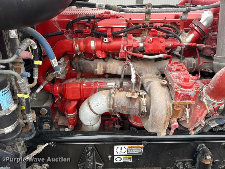 image for item EG1782 2019 Peterbilt 389 semi truck