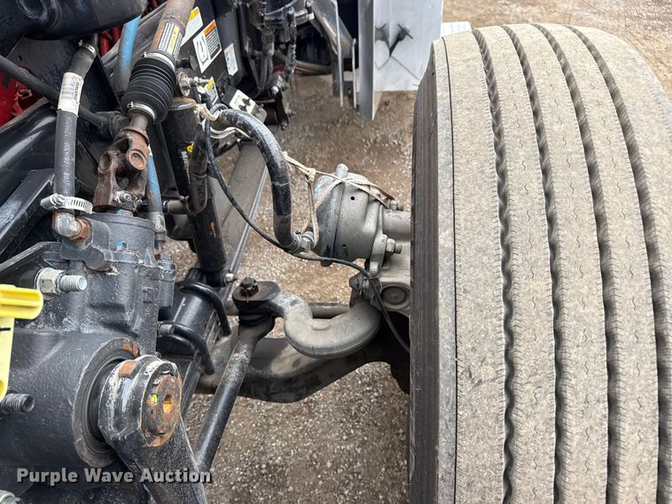 image for item EG1782 2019 Peterbilt 389 semi truck