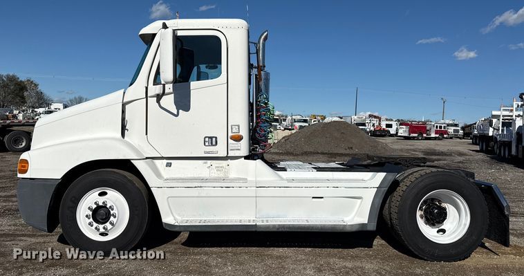 image for item EG1797 2002 Freightliner Century Class semi truck