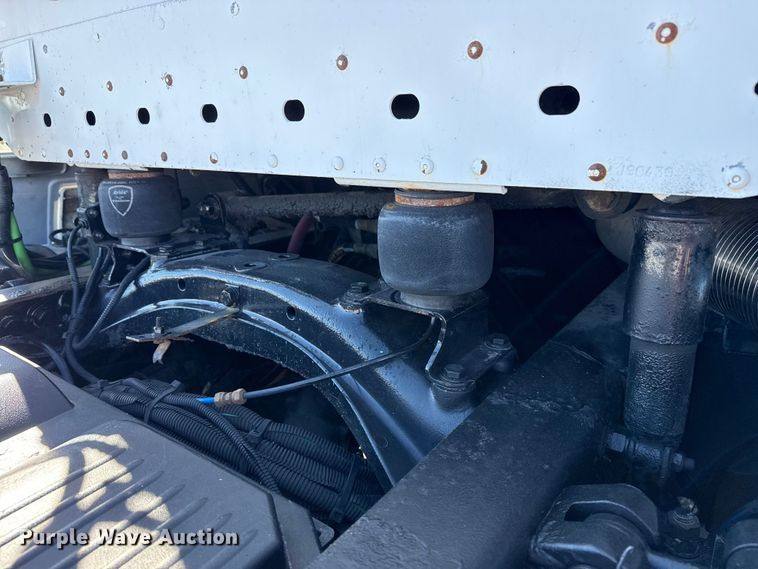 image for item EG1797 2002 Freightliner Century Class semi truck