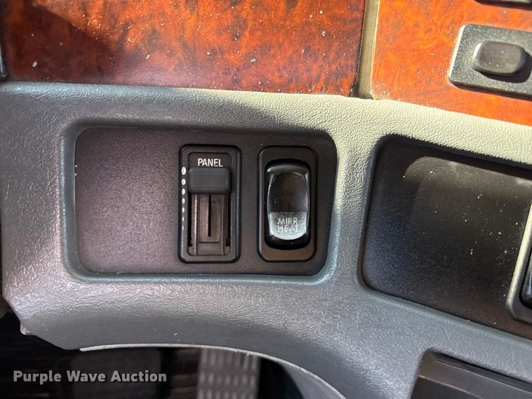 image for item EG1797 2002 Freightliner Century Class semi truck