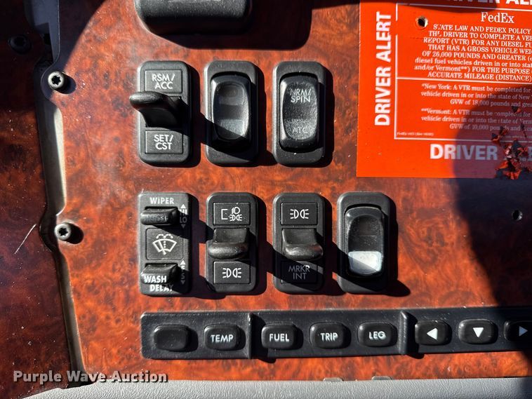 image for item EG1797 2002 Freightliner Century Class semi truck