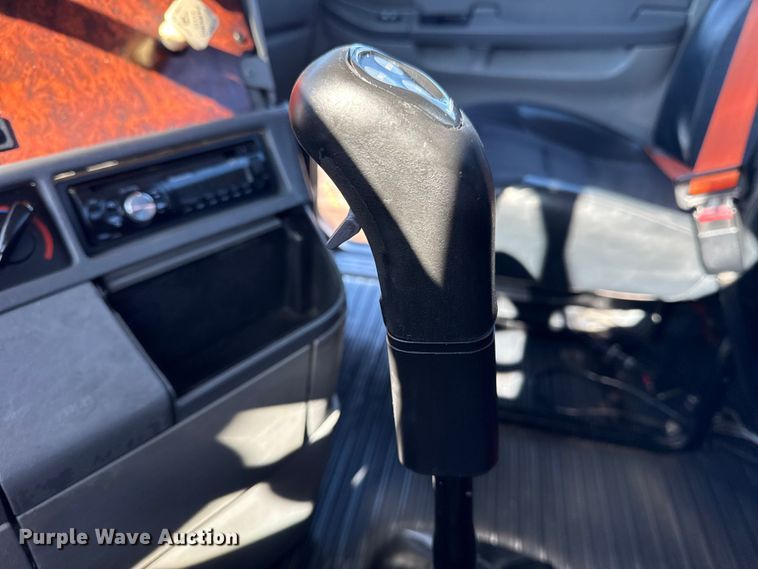 image for item EG1797 2002 Freightliner Century Class semi truck