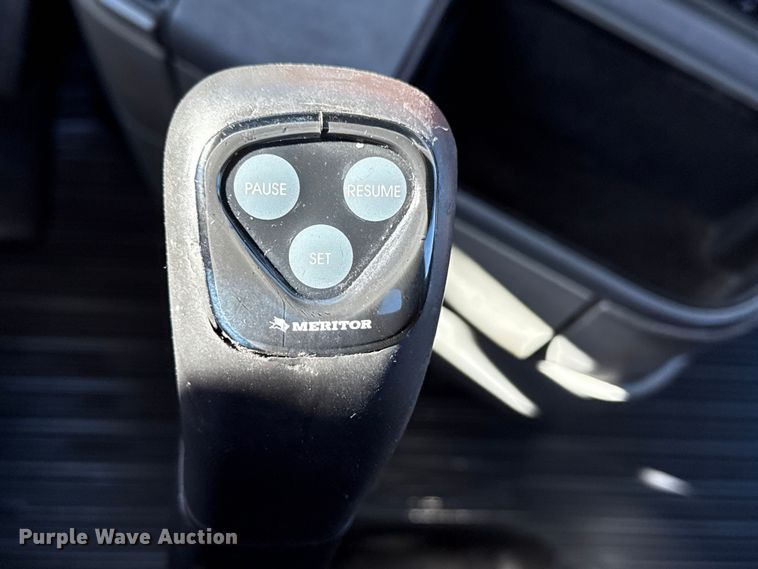 image for item EG1797 2002 Freightliner Century Class semi truck