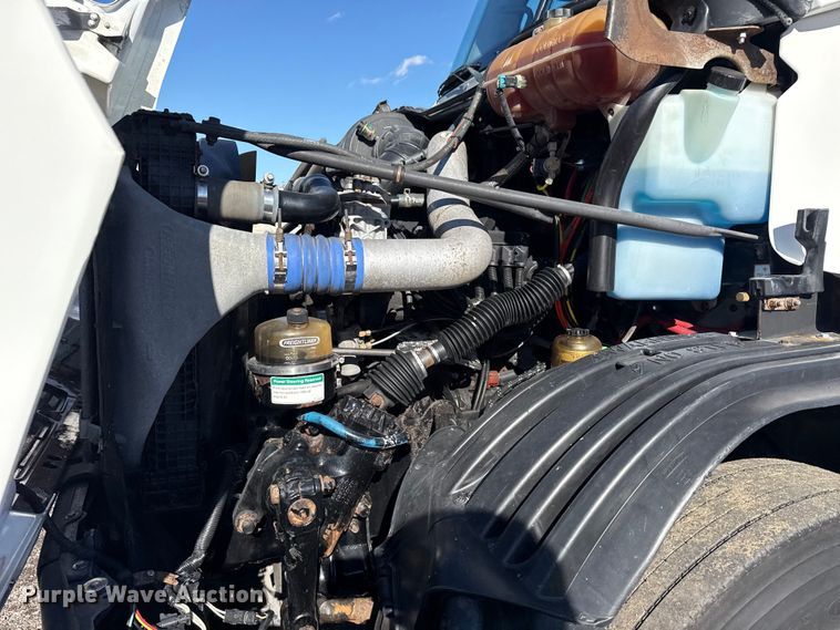 image for item EG1797 2002 Freightliner Century Class semi truck