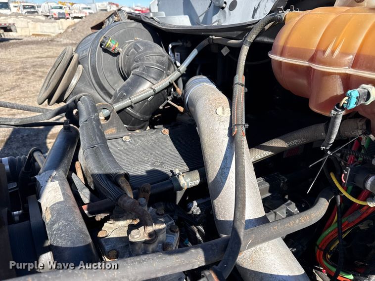 image for item EG1797 2002 Freightliner Century Class semi truck