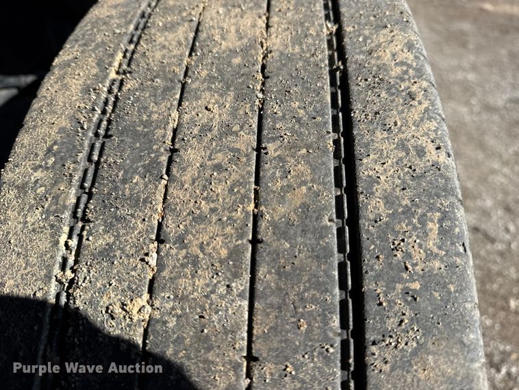 image for item EG1797 2002 Freightliner Century Class semi truck