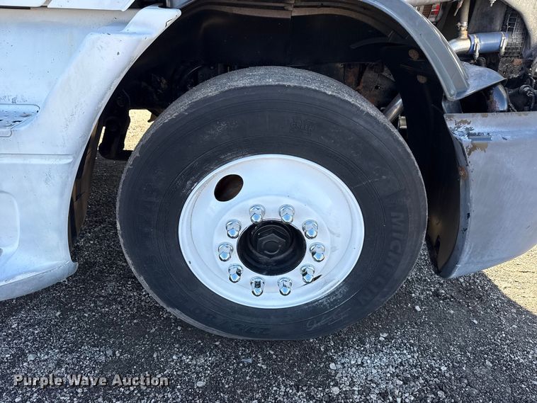 image for item EG1797 2002 Freightliner Century Class semi truck