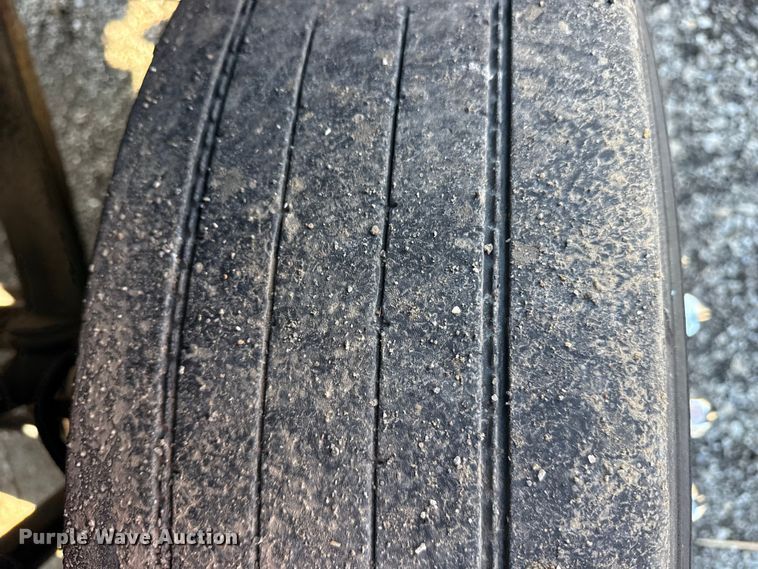 image for item EG1797 2002 Freightliner Century Class semi truck