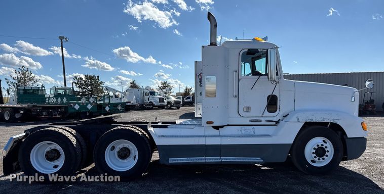 CAMIóN 2000 FREIGHTLINER