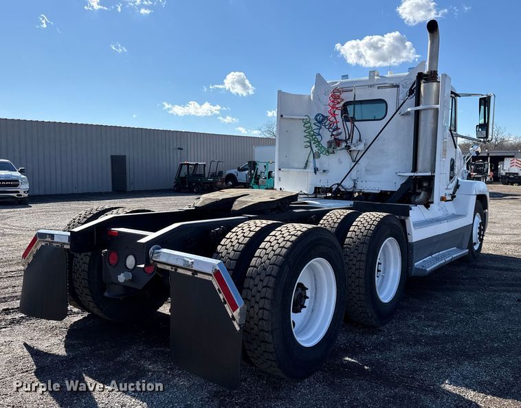 CAMIóN 2000 FREIGHTLINER