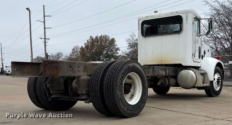 image for item EG8309 2004 Peterbilt 330 truck cab and chassis