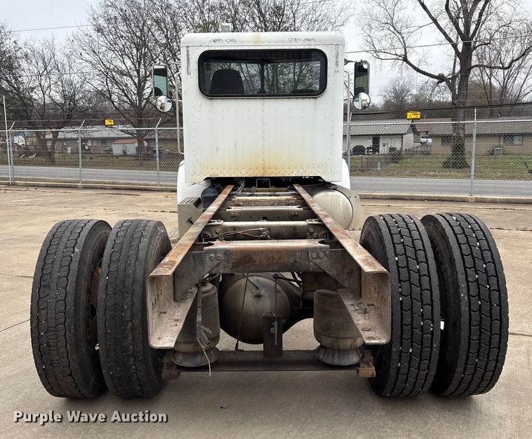 image for item EG8309 2004 Peterbilt 330 truck cab and chassis