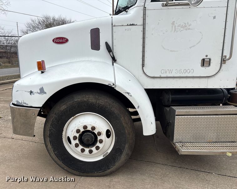 image for item EG8309 2004 Peterbilt 330 truck cab and chassis