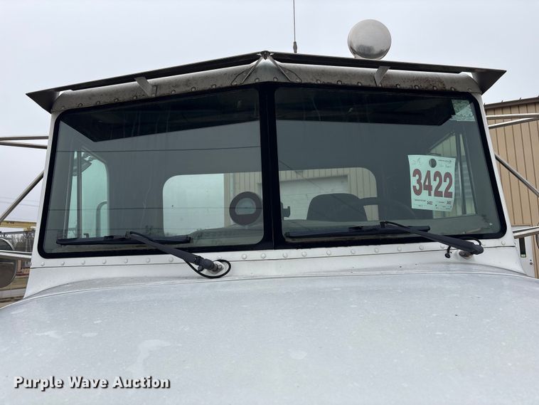 image for item EG8309 2004 Peterbilt 330 truck cab and chassis